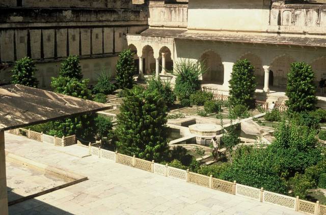 Garden in Ambur Palace