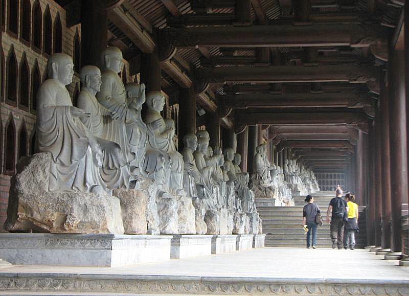 Many Buddhas
